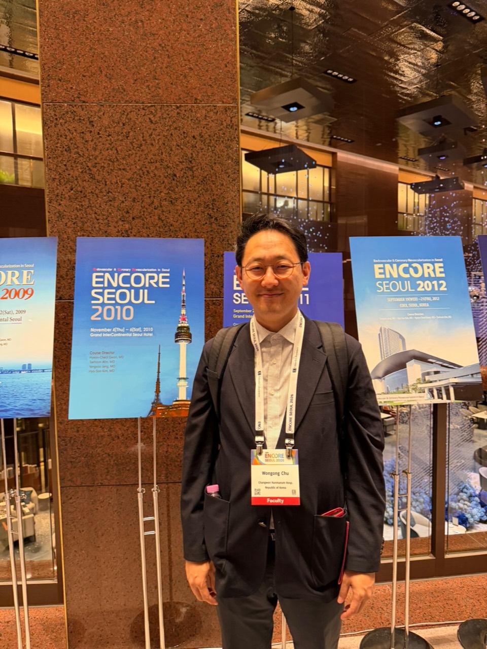 ENCORE SEOUL 2026 행사장에서 촬영한 추원공 원장